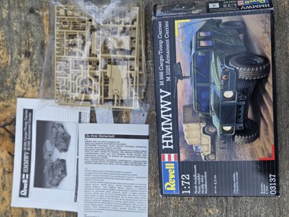 Revell HMMWV M998 Cargo/Troop Carrier + M1025 Armament Carrier (2 modele), 1:72, nr 03137