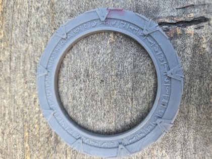 Replika pierscienia Stargate (zywica/druk 3D); skala 1:72
