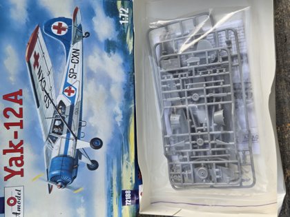 Amodel Yak-12A, skala 1/72