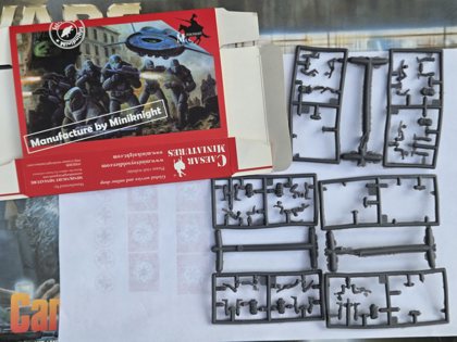 Miniknight / Caesar Miniatures - żołnierze sci-fi