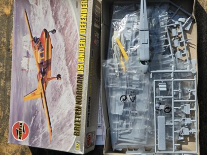 Airfix Britten Norman Islander/Defender, 03067, 1:72 - 2 modele