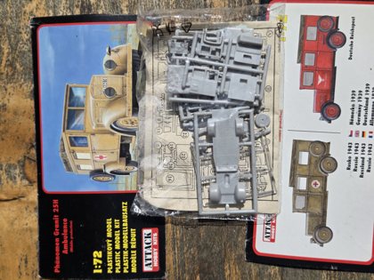 Attack Hobby Kits Phänomen Granit 25H Ambulance (middle production), 1:72